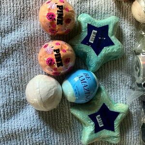 Victoria’s Secret bath bomb set of 6
